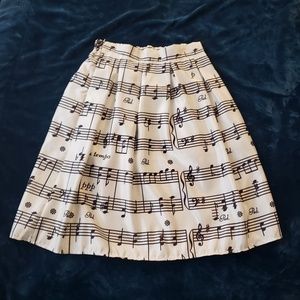 Adorable music note printed skirt